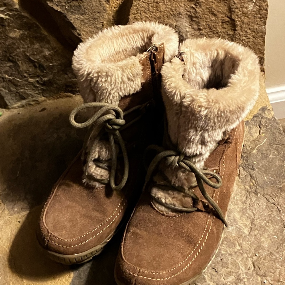 BareTrap Brown Fur-Lined Boots